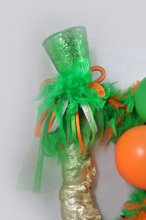 Wandecoratie Carnaval Groen-oranje met hoed