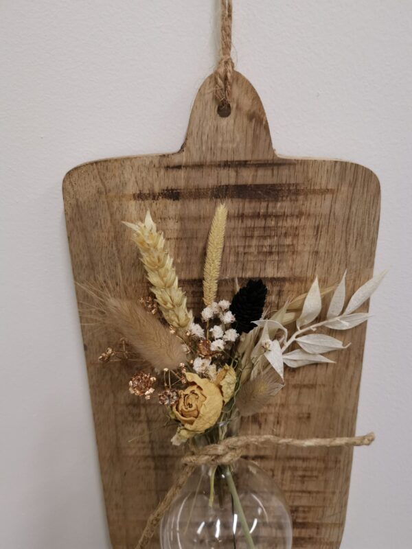 Droogbloemen bolvaas aan plank - crème