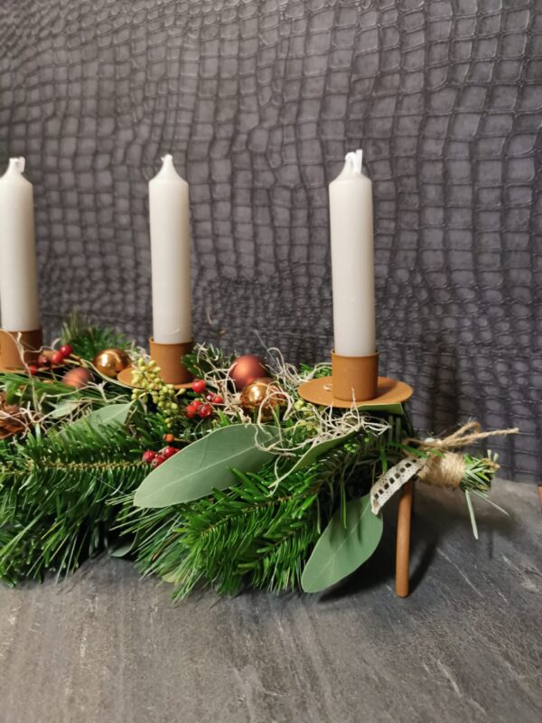 Kerststuk 4 kaarsen - Suzanne - Afbeelding 4
