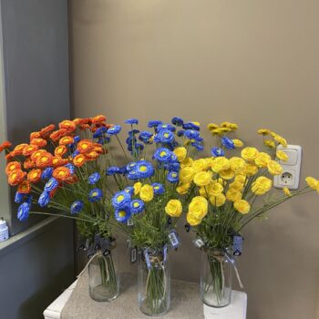 Zijde bloemen - oranje, blauw of geel