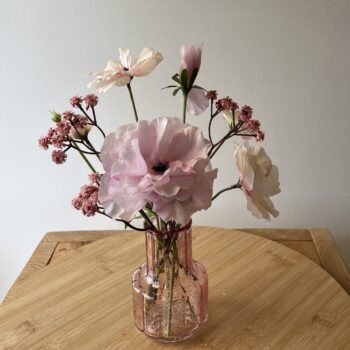 Zijden bloemen boeket met vaas - Joes